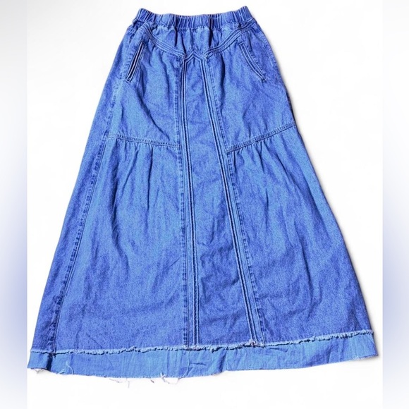 Ebossy Dresses & Skirts - Elegant A-Line Denim Skirt waist 26